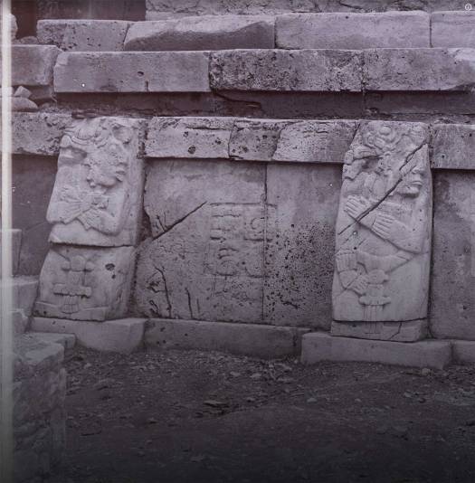 royal-captives-palenque-house-c